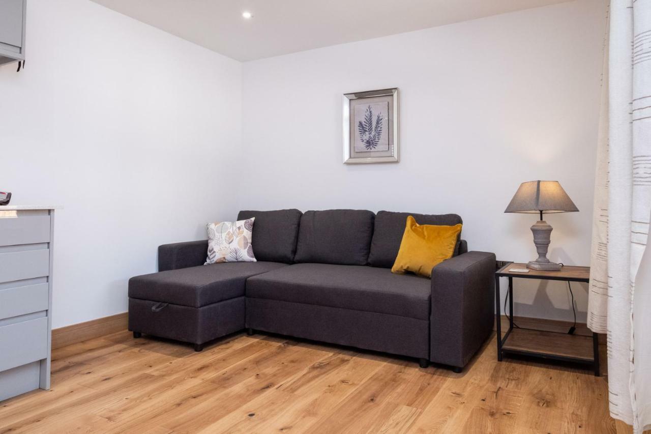 Weeping Willow - Three Tuns Apartments, Pettistree, Wickham Market - By Aldeburgh Coastal Cottages Εξωτερικό φωτογραφία