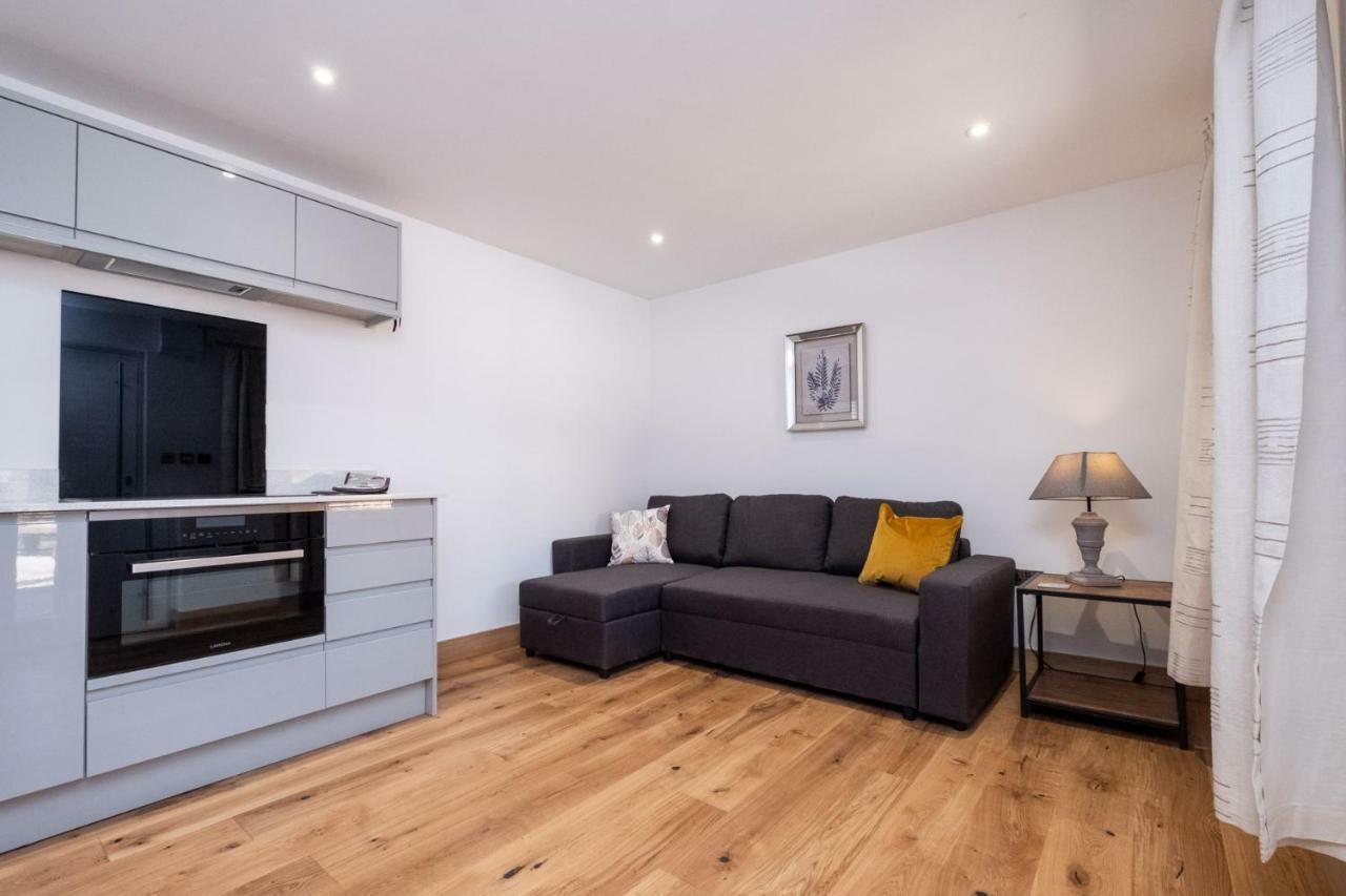 Weeping Willow - Three Tuns Apartments, Pettistree, Wickham Market - By Aldeburgh Coastal Cottages Εξωτερικό φωτογραφία